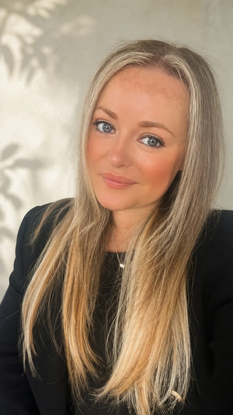 Portrait of Lynsey Irving, host and curator of Discover Your IKIGAI gatherings